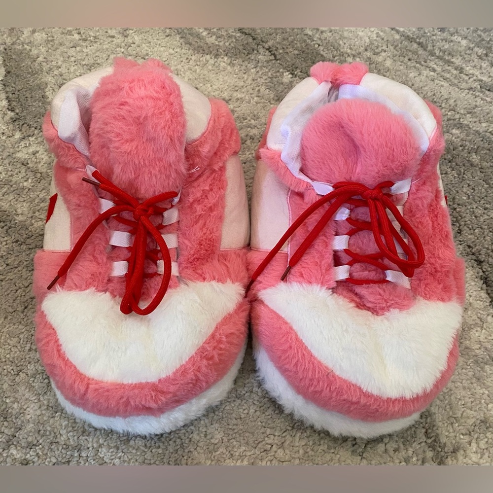 Nike Dunks Pink Plush Sneaker Slippers, Unisex Size 6-10 (36-40) - Picture 3 of 7